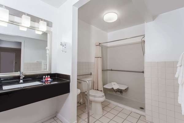  - Days Inn Wilmington