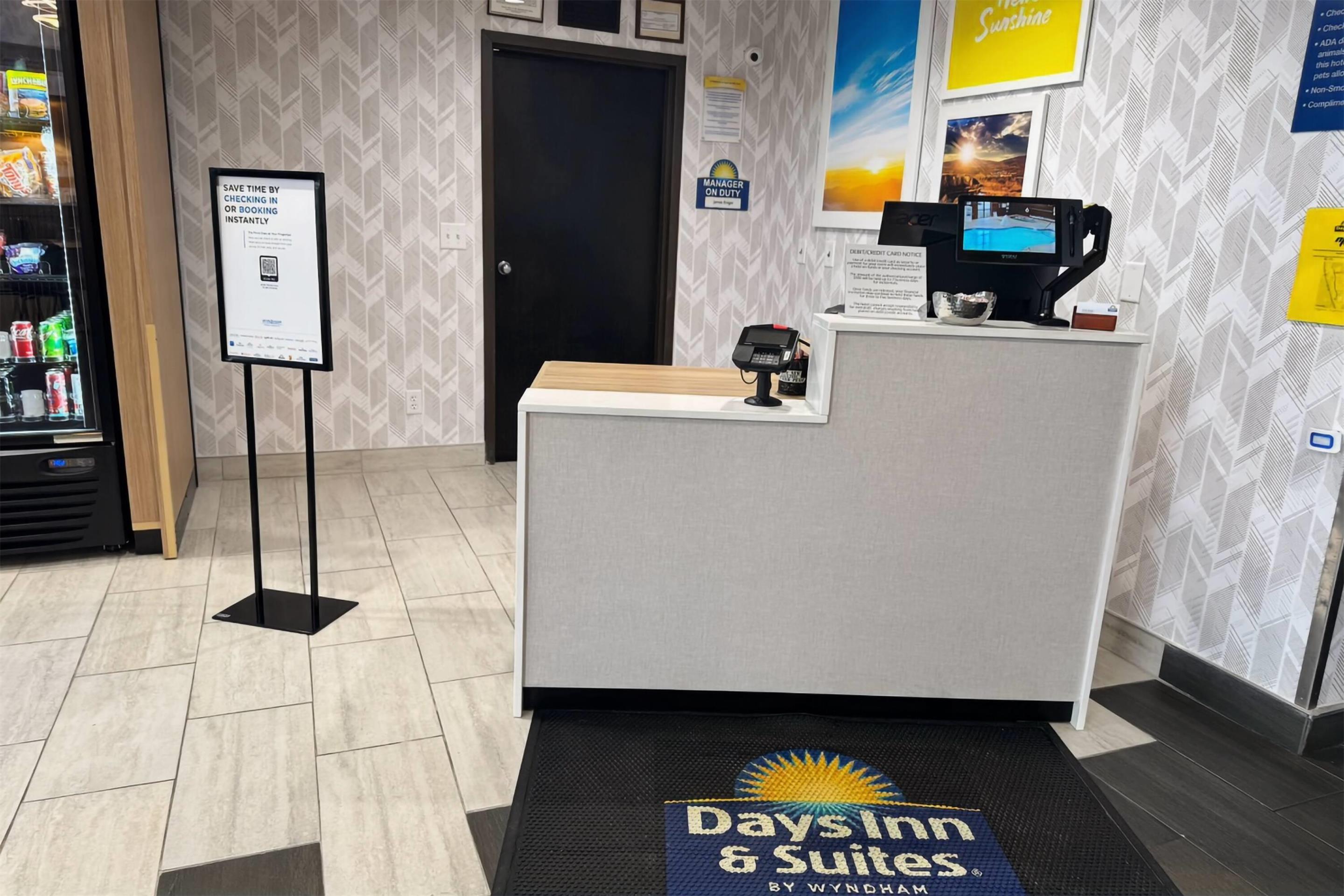 Lobby | Days Inn & Suites by Wyndham Wausau