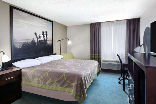  - Super 8 Hotel North Victoria