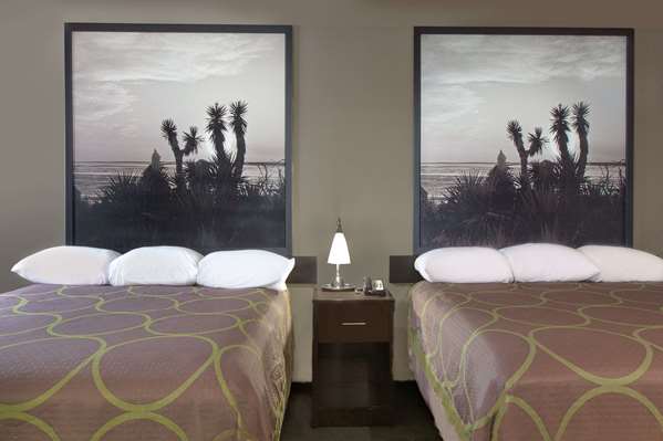  - Super 8 Hotel North Victoria