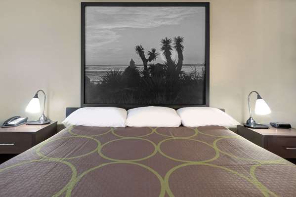  - Super 8 Hotel North Victoria