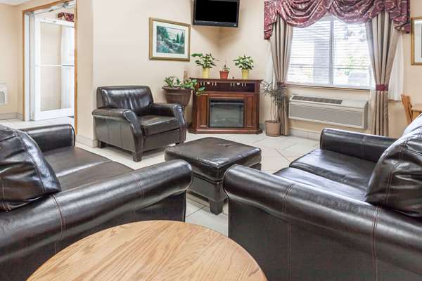  - Days Inn Imlay City