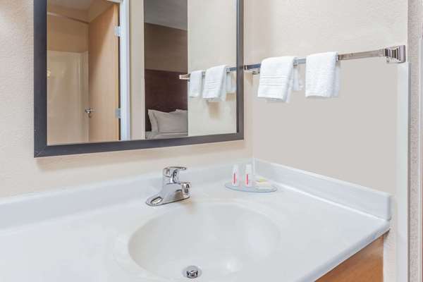  - Days Inn Imlay City