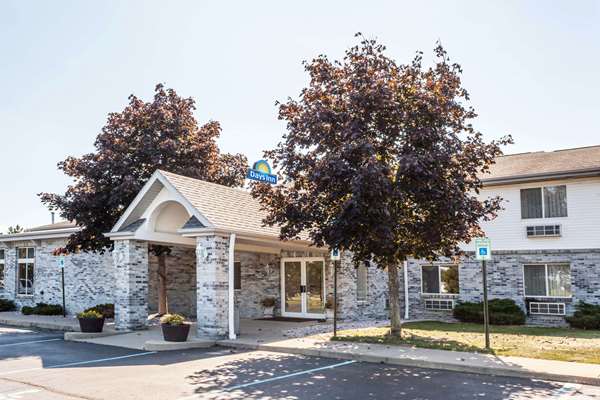 Exterior view - Days Inn Imlay City