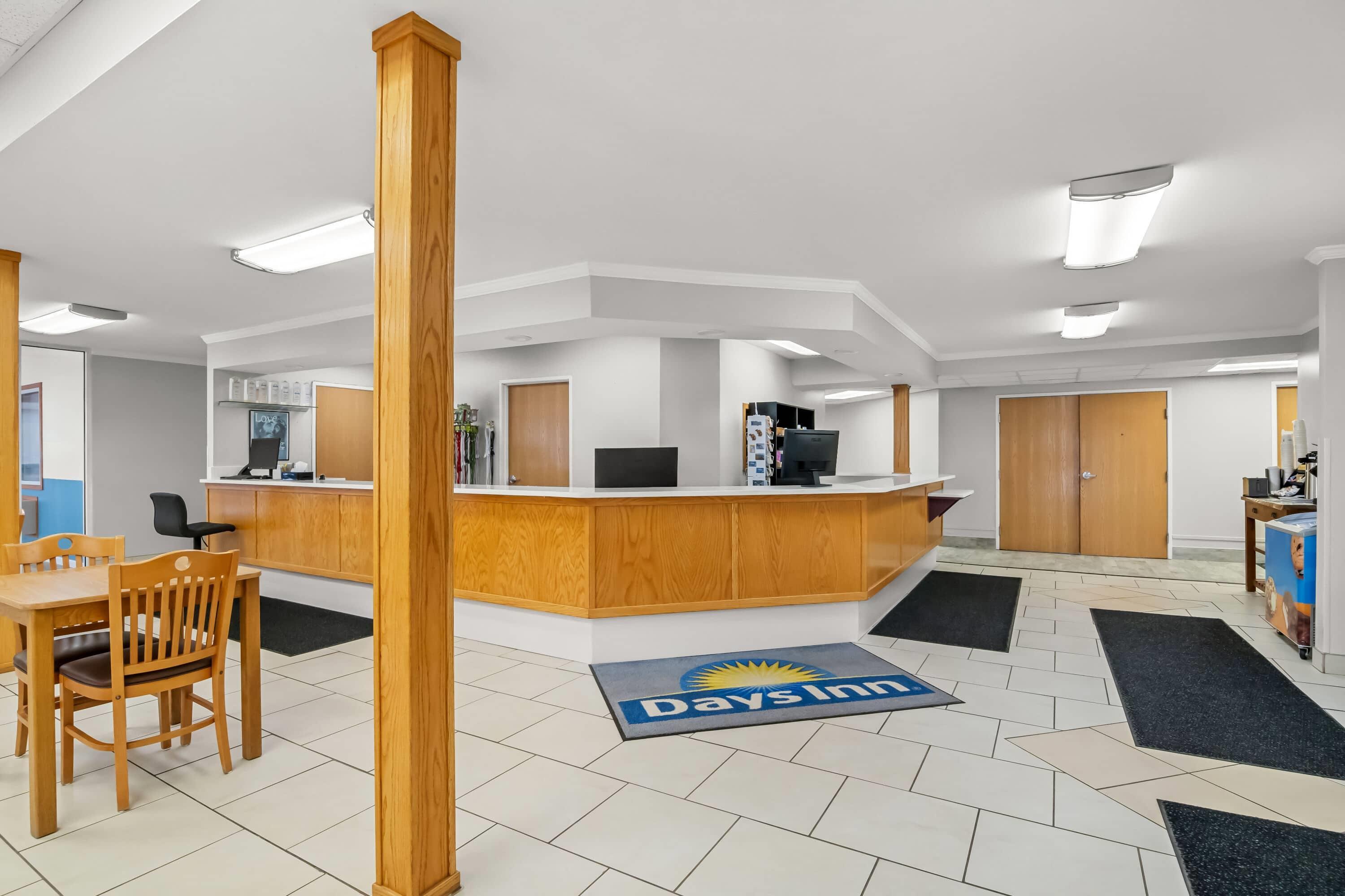 Lobby | Days Inn by Wyndham Imlay City