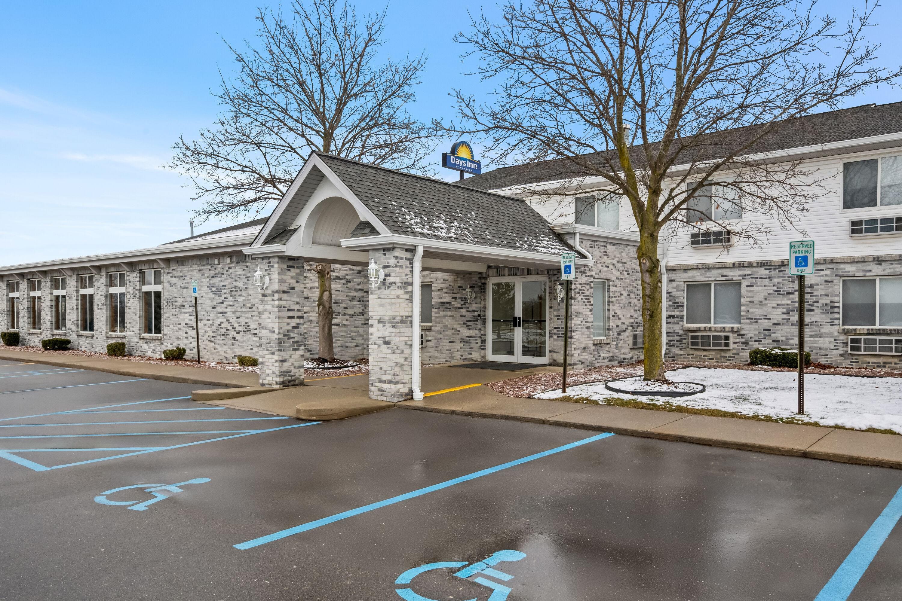 Exterior | Days Inn by Wyndham Imlay City