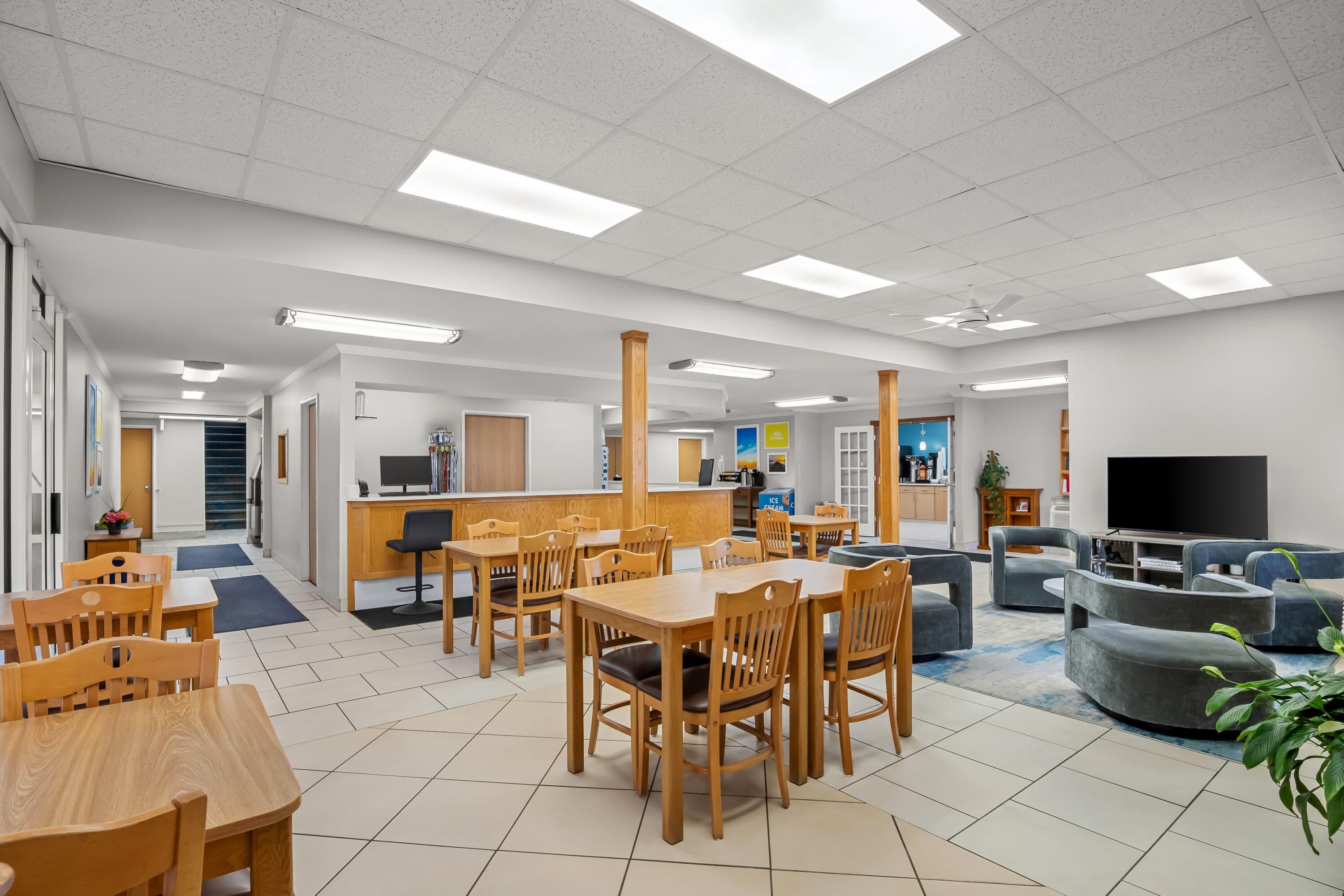 Breakfast Area | Days Inn by Wyndham Imlay City
