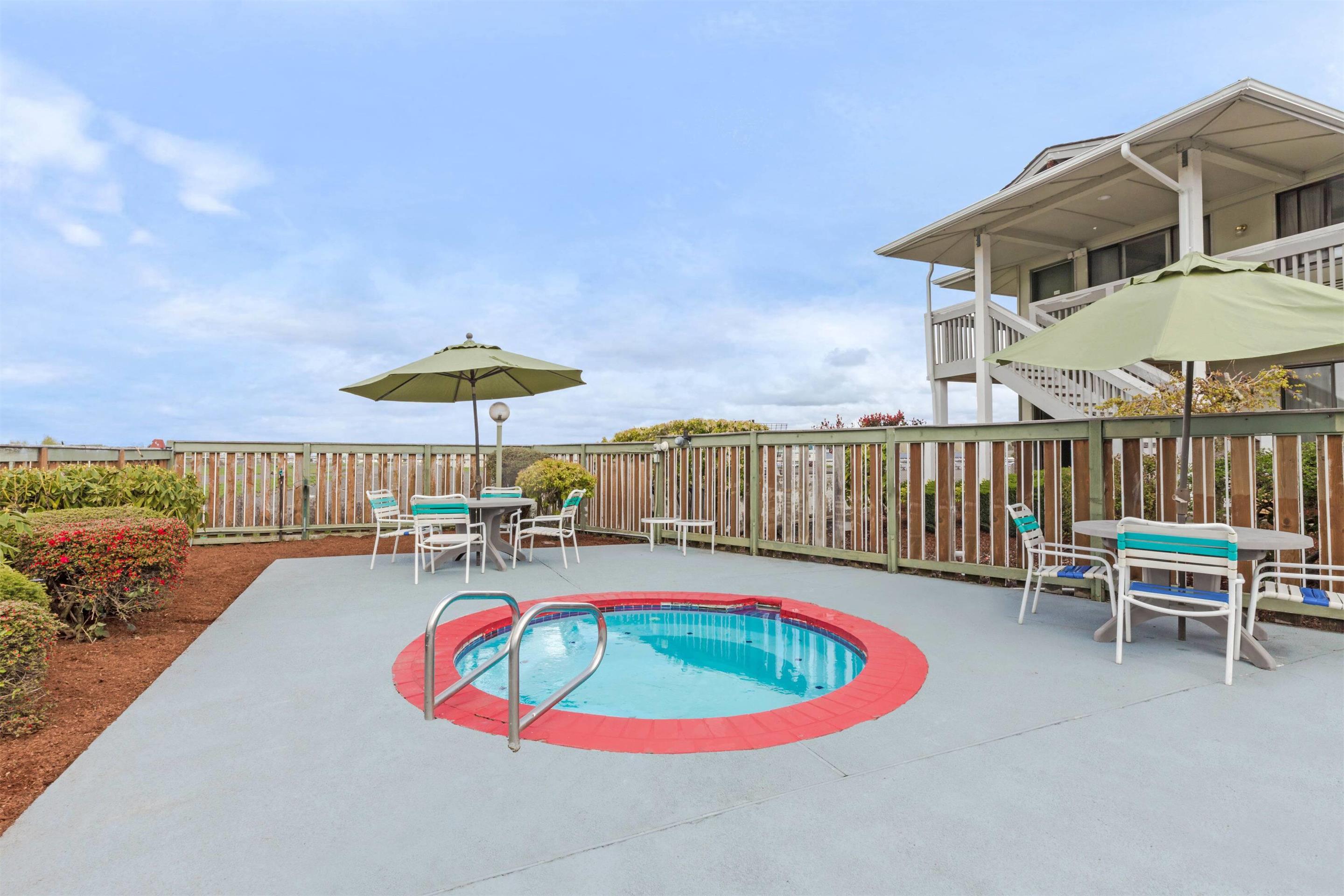 Pool | Days Inn by Wyndham Auburn