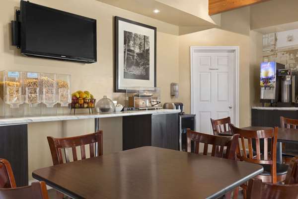 Restaurant - Thriftlodge Saskatoon