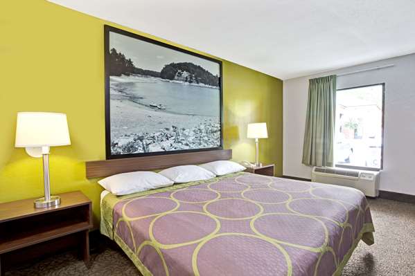  - Super 8 Motel Gainesville