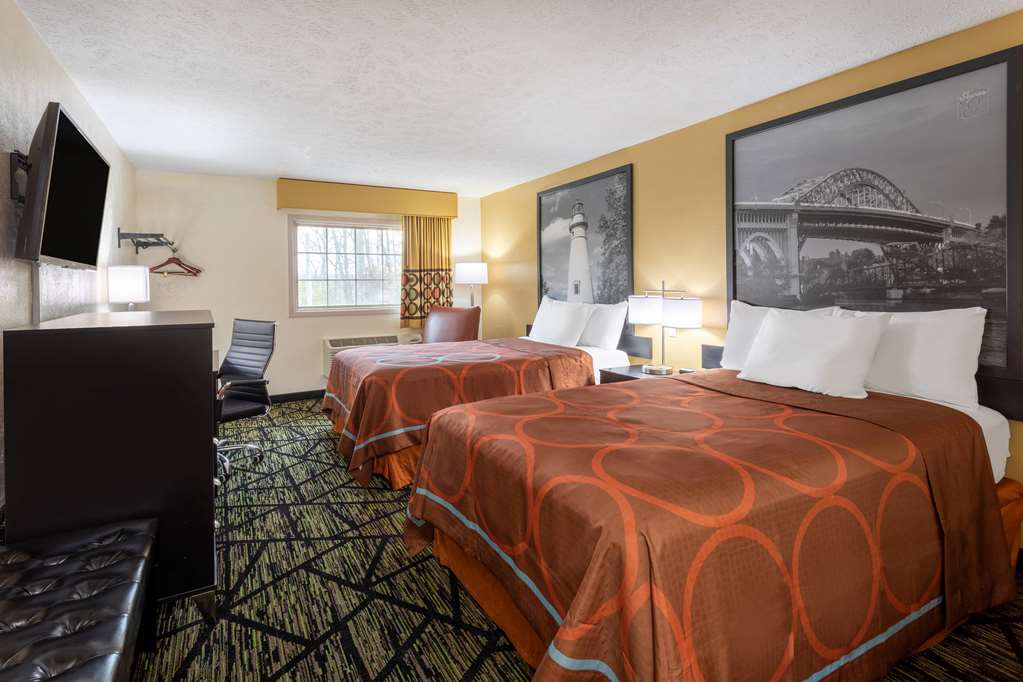 SUPER 8 BY WYNDHAM WOOSTER-guestroom-Guest Room,On-Site.jpg