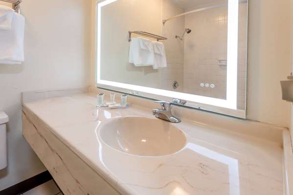  - Super 8 Motel Wooster