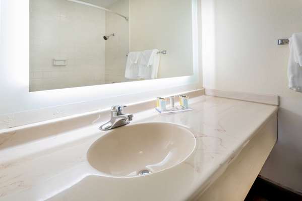  - Super 8 Motel Wooster