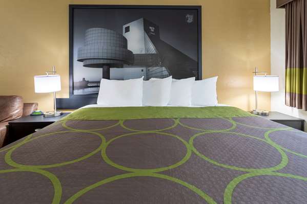  - Super 8 Motel Wooster