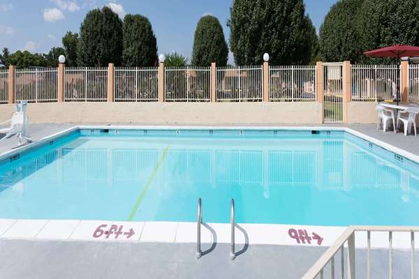 Pool - Travelodge Ridgeway