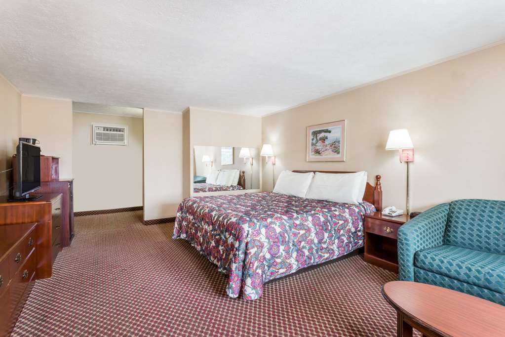 TRAVELODGE BY WYNDHAM RIDGEWAY MART-guestroom-Guest Room,Suite,On-Site.jpg