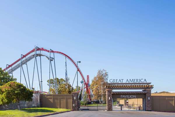  - Super 8 Motel Mountain View