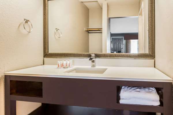  - Super 8 Motel Mountain View