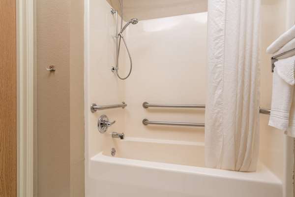  - Super 8 Hotel Beresford