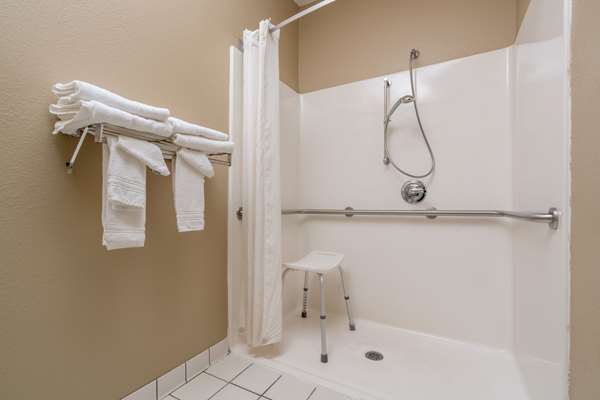  - Super 8 Hotel Beresford