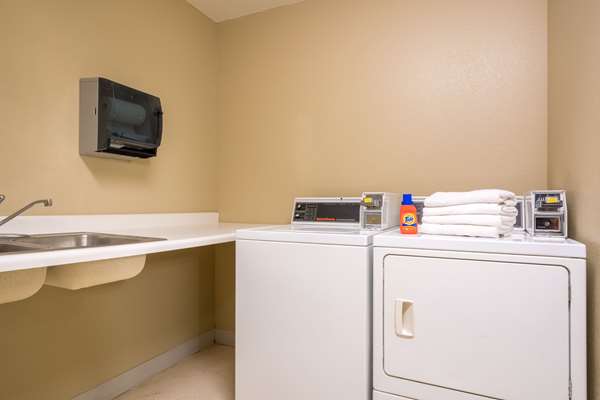  - Super 8 Hotel Beresford