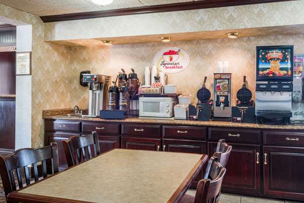  - Super 8 Hotel Erie - I-90, Exit 27