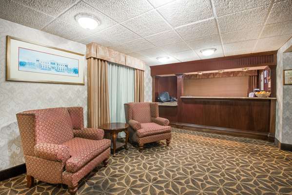  - Super 8 Hotel Erie - I-90, Exit 27