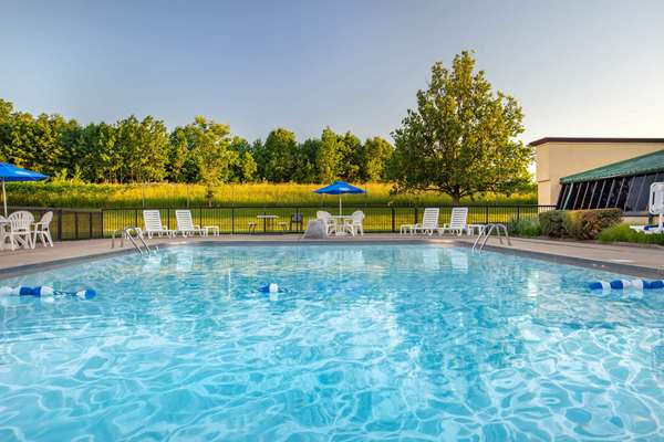 Pool - Super 8 Hotel Erie - I-90, Exit 27