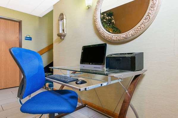 Conference Area - Days Inn & Suites Wichita - I-135, Exit 1A