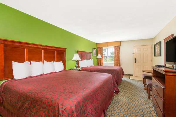  - Days Inn & Suites Wichita - I-135, Exit 1A