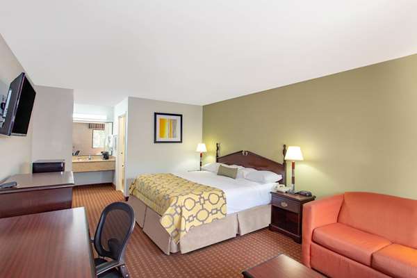 Suite - Baymont Inn & Suites Midway - I-10, Exit 192