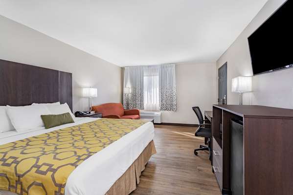 Suite - Baymont Inn & Suites Midway - I-10, Exit 192