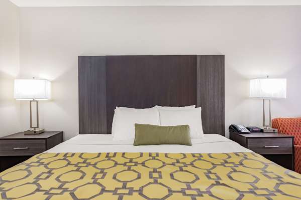 Suite - Baymont Inn & Suites Midway - I-10, Exit 192