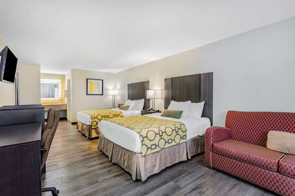 Suite - Baymont Inn & Suites Midway - I-10, Exit 192