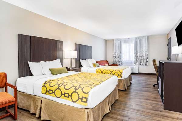 Suite - Baymont Inn & Suites Midway - I-10, Exit 192