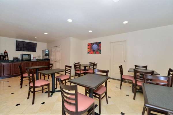  - Super 8 Motel Vallejo - I-80, Exit 31A