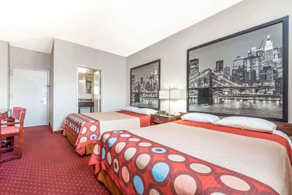  - Super 8 Motel North Bergen