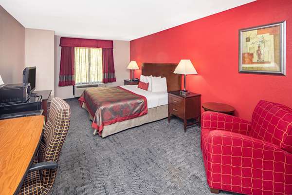 Suite - Ramada Limited Hotel Alpharetta