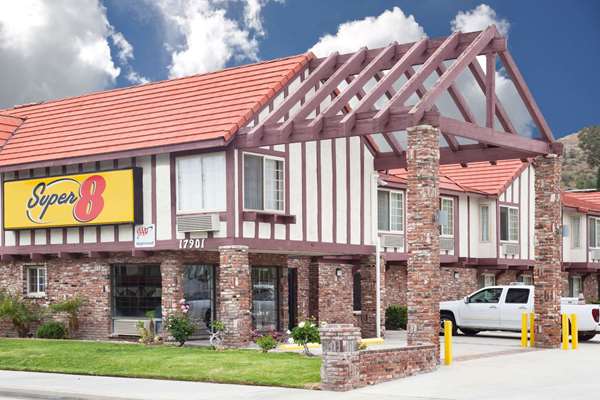 Exterior view - Super 8 Motel Santa Clarita
