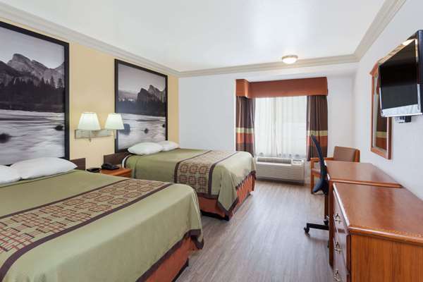  - Super 8 Motel Santa Clarita