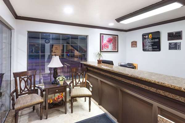  - Super 8 Motel Santa Clarita