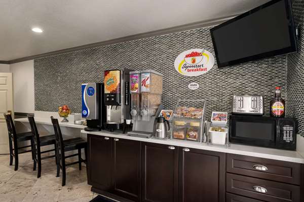 Restaurant - Super 8 Motel Santa Clarita