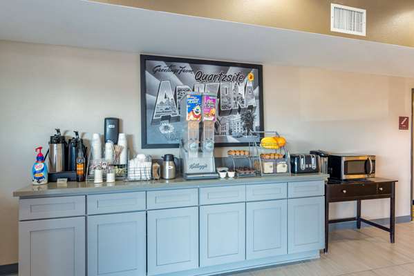  - Super 8 Hotel Quartzsite - I-10, Exit 17