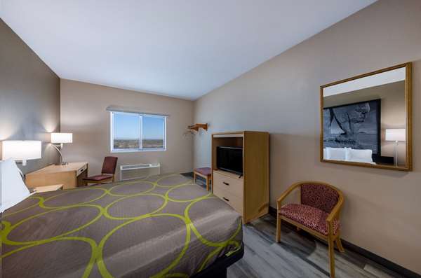  - Super 8 Hotel Quartzsite - I-10, Exit 17