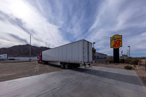  - Super 8 Hotel Quartzsite - I-10, Exit 17