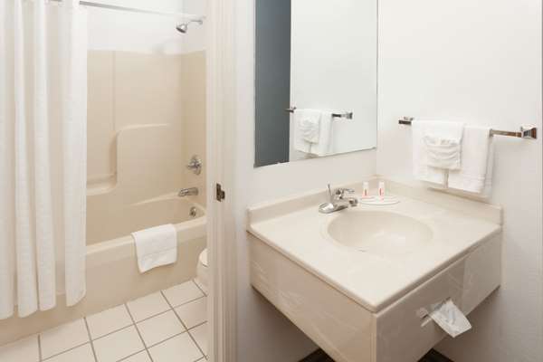  - Super 8 Hotel Huntington