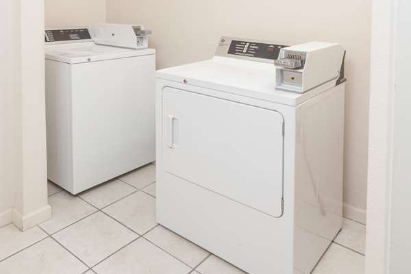 Amenities - Super 8 Hotel Huntington