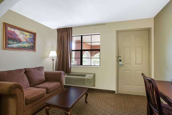  - Super 8 Motel Cabot - US 167, Exit 19