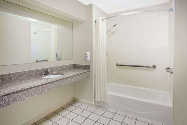  - Super 8 Motel Cabot - US 167, Exit 19