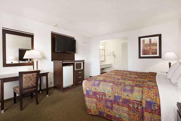  - Days Inn at the Coast Oceanside - I-5, Exit 54C